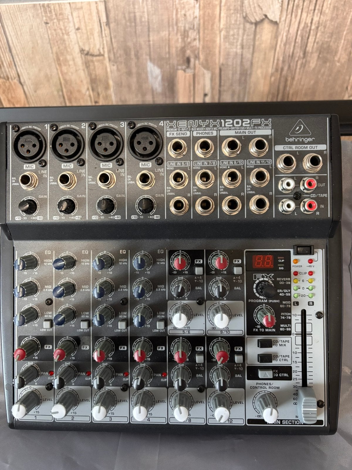 Mengtafel Behringer Xenyx 1202, Ophalen, Gebruikt, 10 tot 20 kanalen, Microfooningang