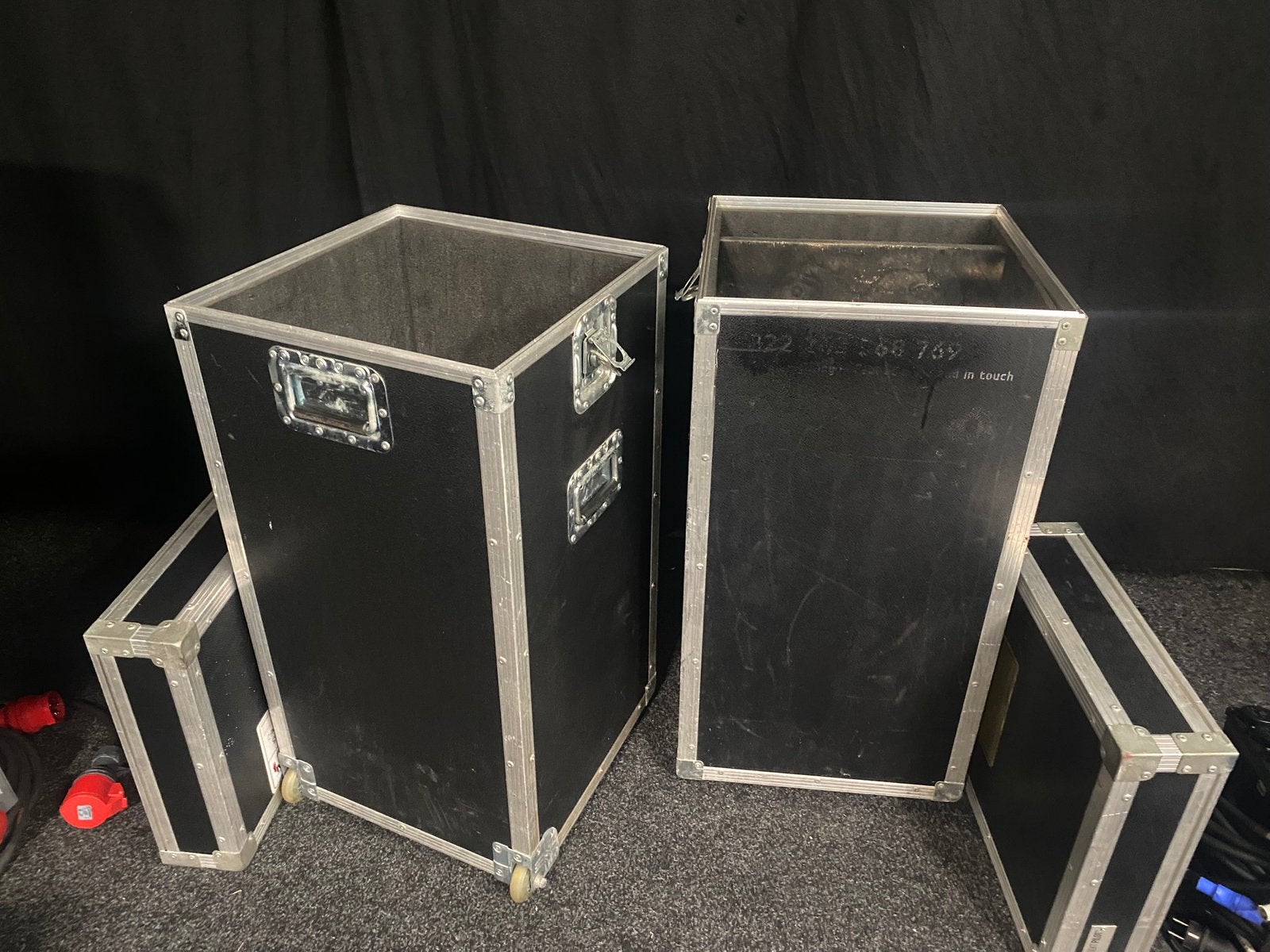 2x flightcase/transportcase (40x40x85) trollymodel, Ophalen, Gebruikt, NB, Overige instrumenten