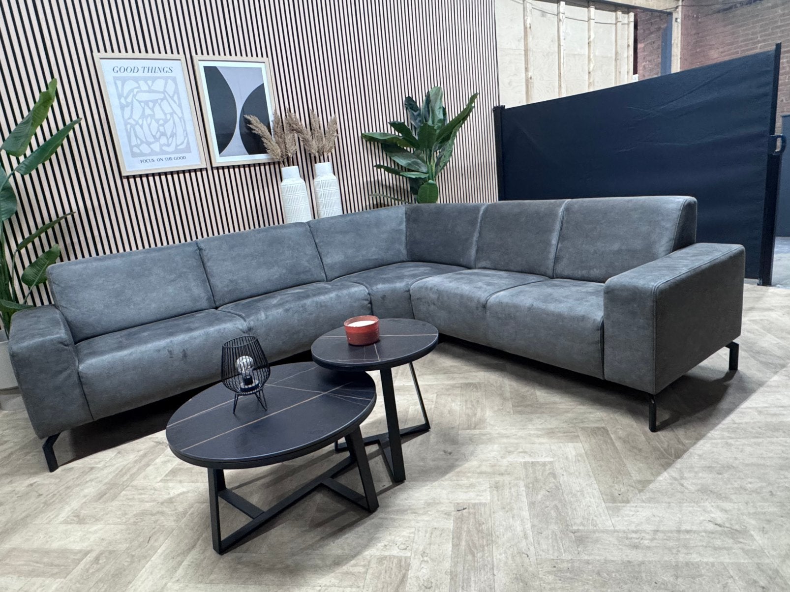 ZGAN Home Center Hoekbank Microleer - Antraciet - 270 x 240, Huis en Inrichting, Banken | Bankstellen, 250 tot 300 cm, -, -, Hoekbank