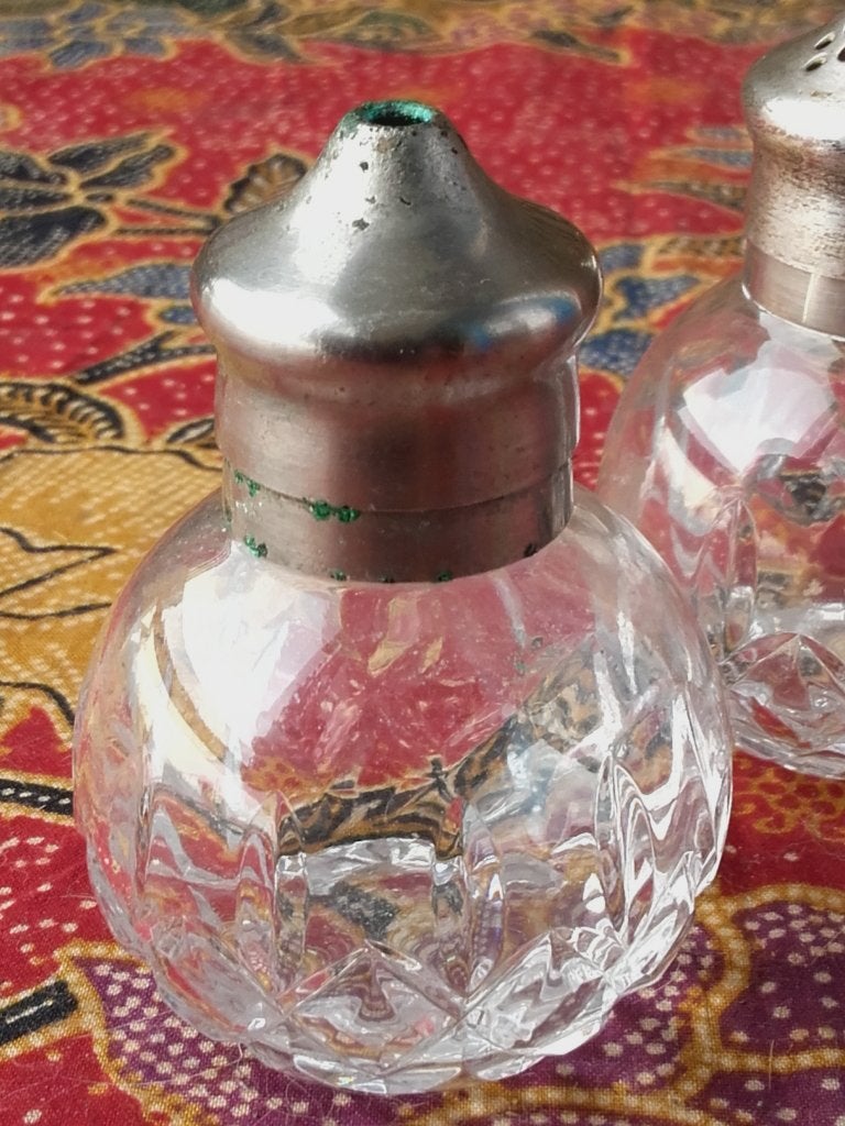 Peper en zout mooi stel oude Engelse Royal Doulton strooiers, Antiek en Kunst, Antiek | Woonaccessoires, Ophalen of Verzenden