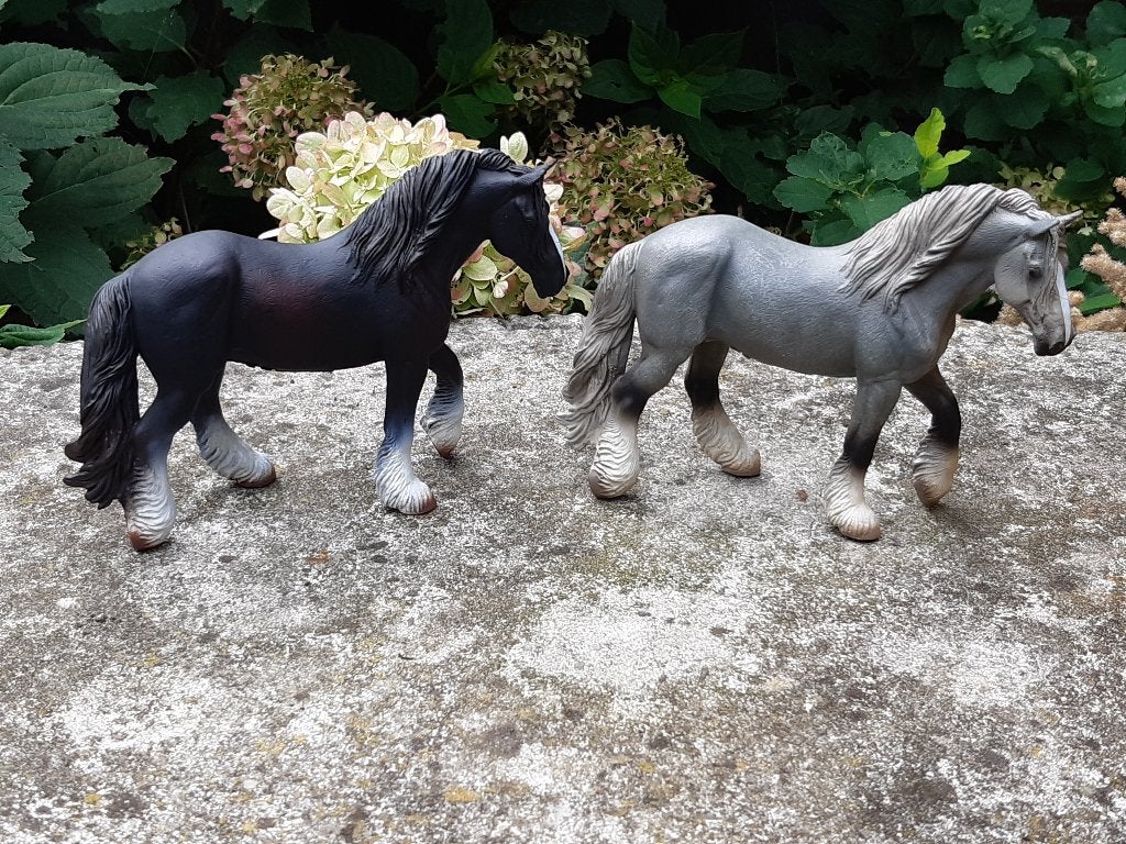Collecta shire merrie bruin + grijs / schleich, Verzamelen, Dierenverzamelingen, Ophalen of Verzenden, Zo goed als nieuw, Paard