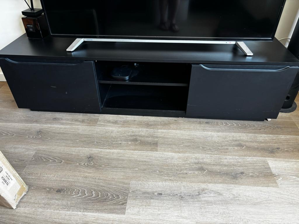 Zwart tv-meubel 160 cm breed, Huis en Inrichting, Ophalen, Gebruikt, 150 tot 200 cm, Minder dan 100 cm