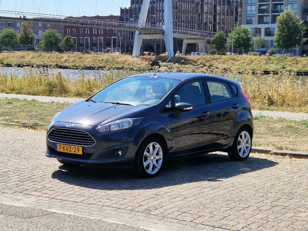 Ford Fiesta 2013 | APK 6-2027 | Distributieriem vervangen, Voorwielaandrijving, Euro 5, Stof, 40 €/maand