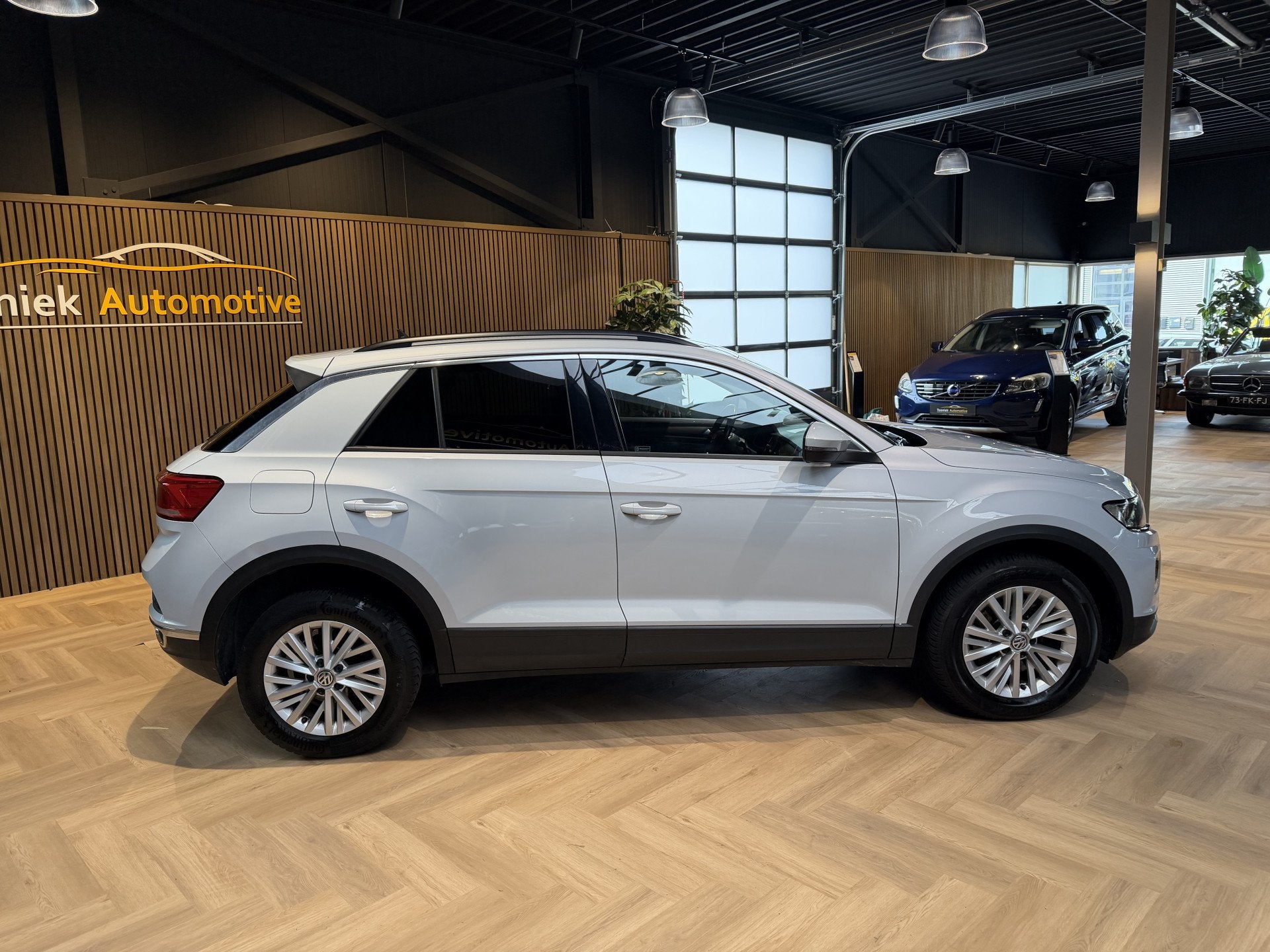 Volkswagen T-Roc 1.0 TSI Style NAVIGATIE | SUPER MOOIE AUTO, Auto's, Voorwielaandrijving, Dealer onderhouden, Stof, Gebruikt