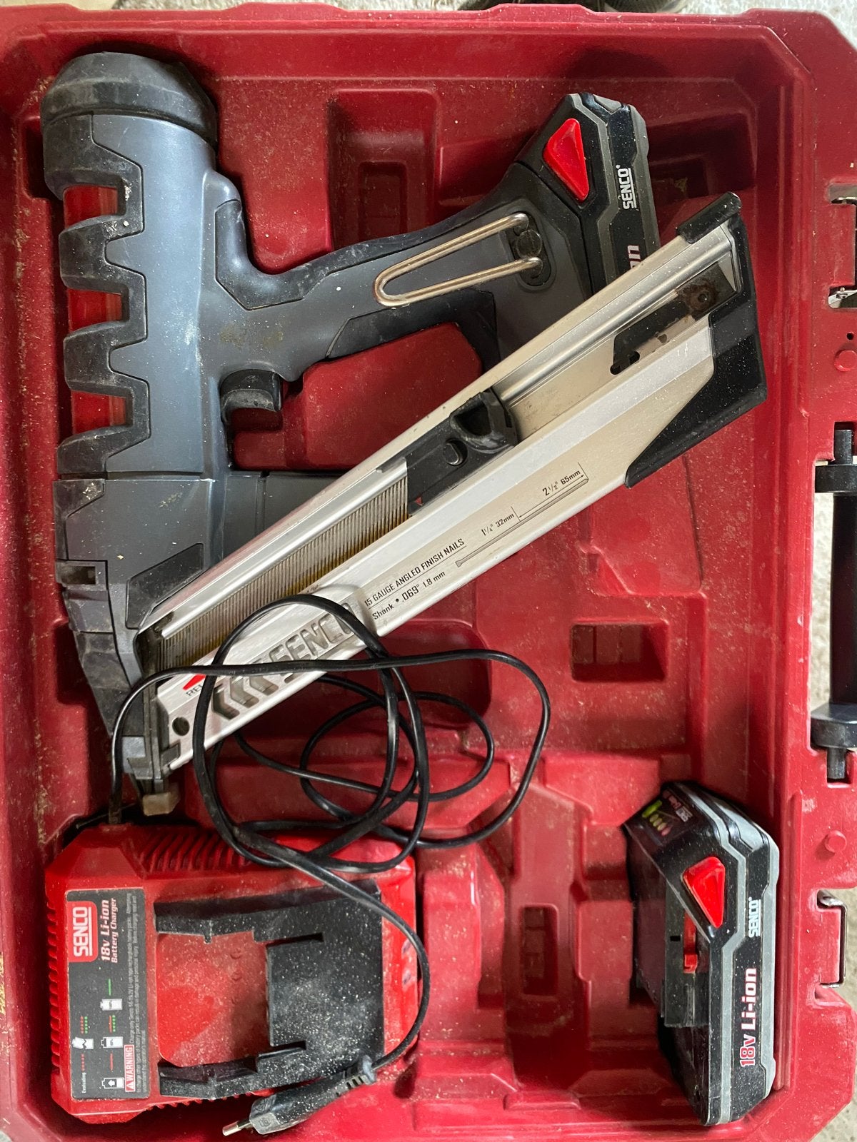 Senco FN65DA 18V Accu Tacker met 2 accu's en lader, Ophalen of Verzenden, Gebruikt, Tacker/nietmachine, Overige merken