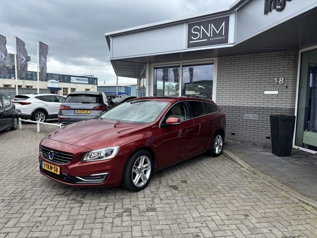 Volvo V60 2.4 D6 AWD Pl.i Sum. (bj 2014, automaat), Automaat, 11 kWh, Te koop, 5 cilinders