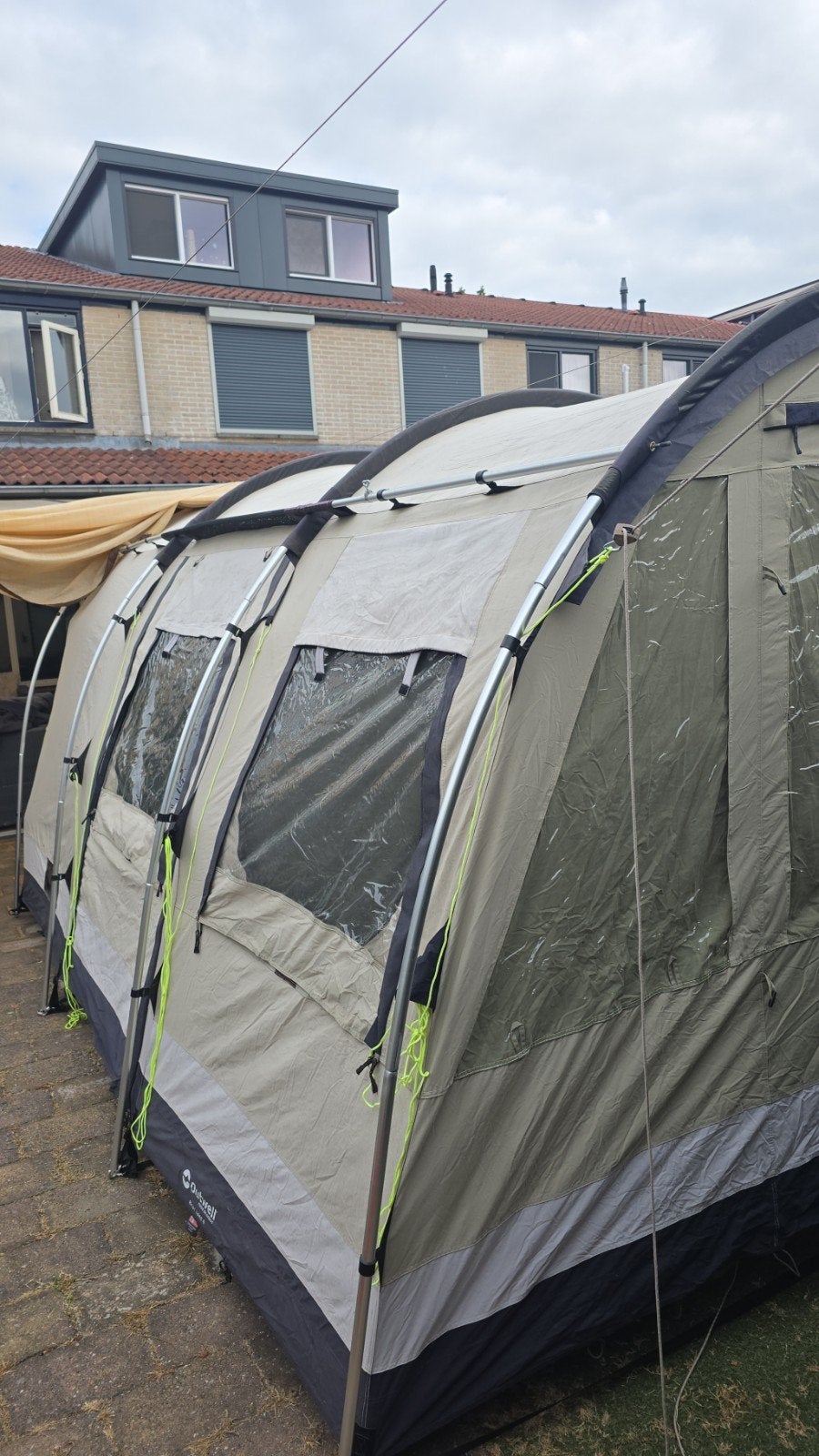 Outwell Bear Lake 4 tent - Gebruikte staat met lichte harsvl, Ophalen, Tot en met 4