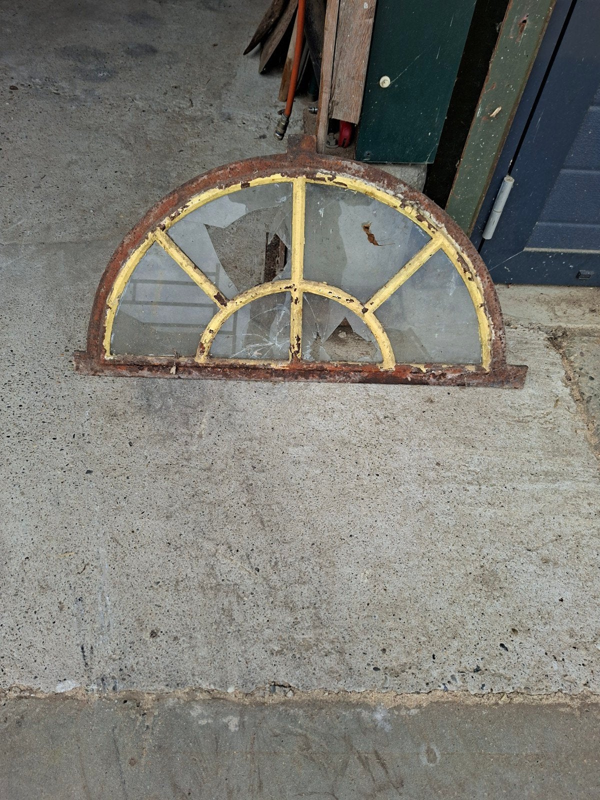 zwaar gietijzer stalraam 1/2 rond, Doe-het-zelf en Verbouw, Glas en Ramen, Ophalen, Minder dan 80 cm, Minder dan 80 cm