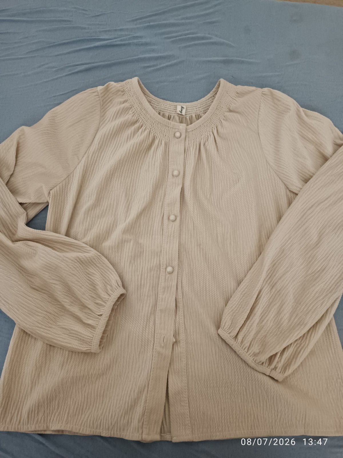 Mooie beige blouse met lange mouwen, zo goed als nieuw, Kleding | Dames, Blouses en Tunieken, Ophalen of Verzenden, Zo goed als nieuw