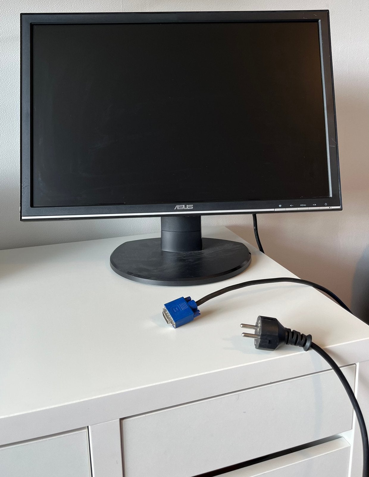 ASUS VW225N 22 inch monitor., Computers en Software, Monitoren, Ophalen of Verzenden, Zo goed als nieuw, In hoogte verstelbaar