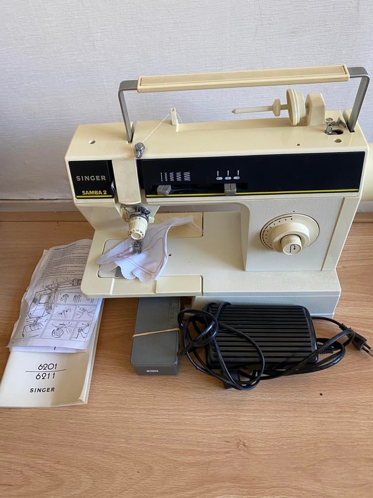 Singer Samba elektrische naaimachine, Ophalen of Verzenden, Zo goed als nieuw, Naaimachine, Singer