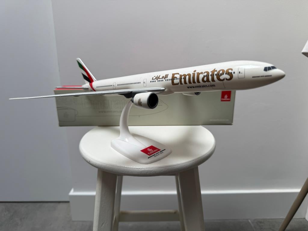 Emirates Boeing 777 schaalmodel 1:200 - Nieuw in doos, Ophalen of Verzenden, Zo goed als nieuw