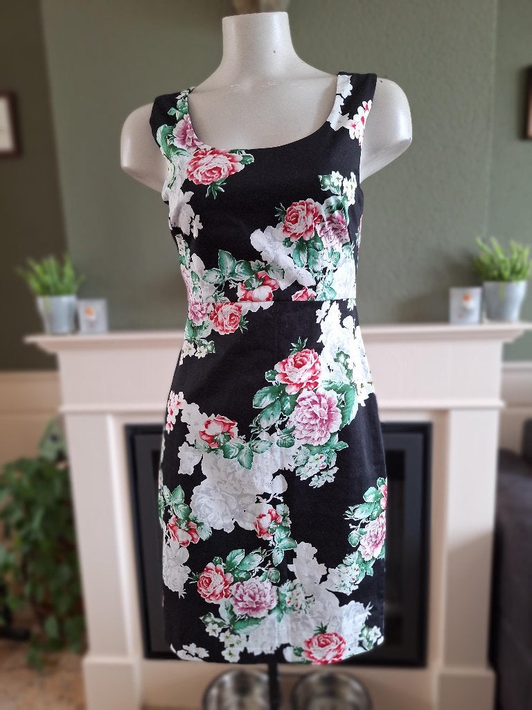 Sandro Ferrone bloemen jurk IT 42 S 36, Kleding | Dames, Sandro Ferrone, Zo goed als nieuw, Knielengte, Maat 36 (S)