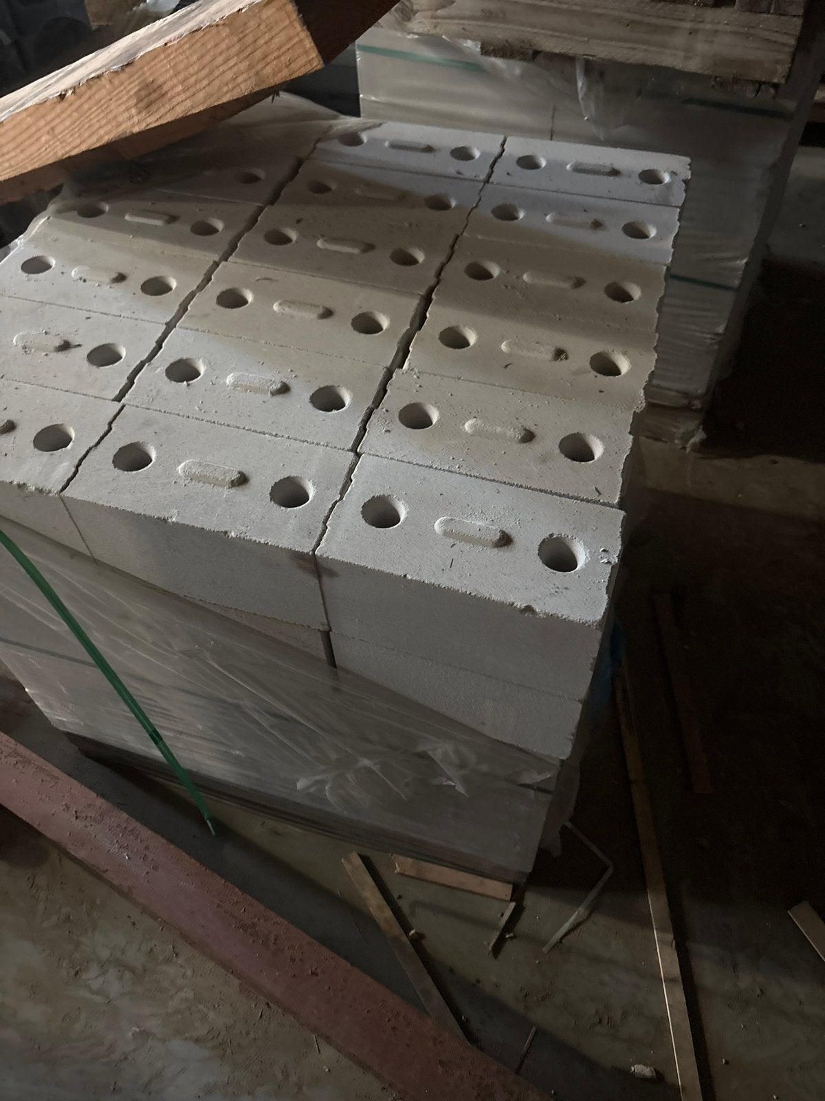 90 Kalkzandsteen blokken 15 cm dik, Doe-het-zelf en Verbouw, Metselstenen, Ophalen, Nieuw, Kalkzandstenen