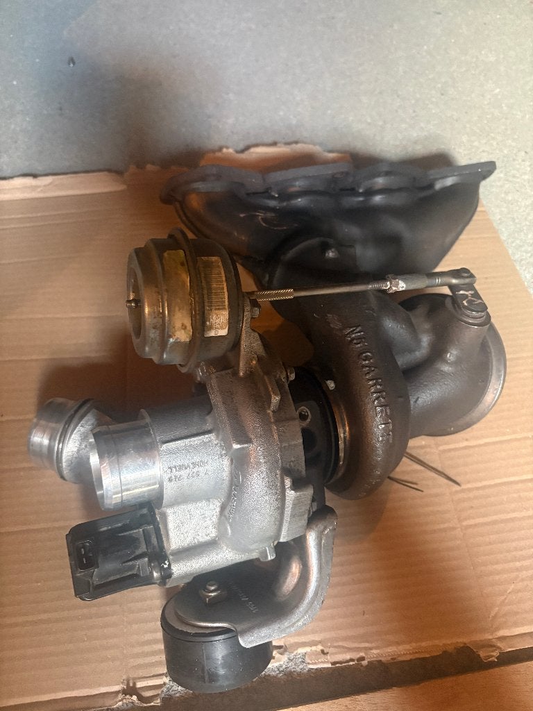 BMW 1 serie F20 Turbo n13b16a, Ophalen, Gebruikt, BMW
