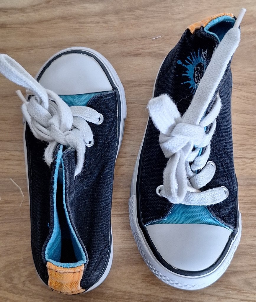 Converse look sneakers maat 25, Jongen of Meisje, Schoenen, Ophalen of Verzenden, Zo goed als nieuw