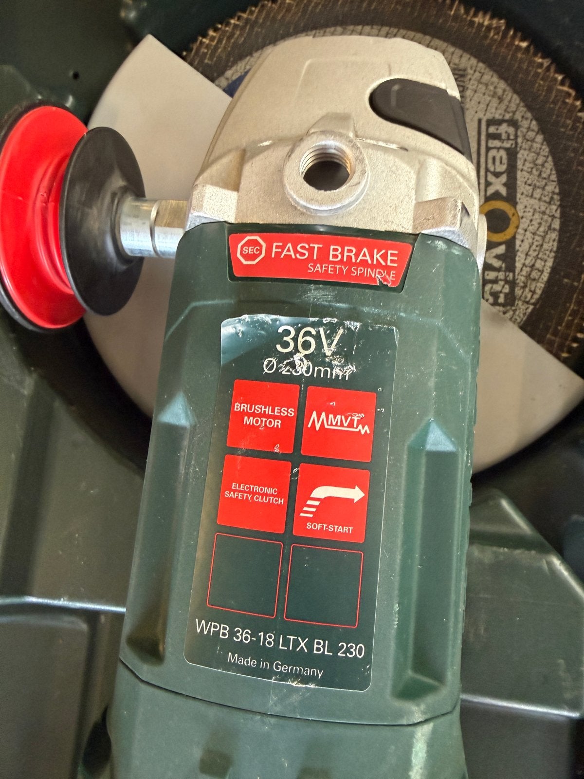 Metabo WPB 36-18 LTX BL 230 – 2 Accu’s + Koffer, Ophalen, Gebruikt, 1000 watt of meer, Haakse handslijpmachine