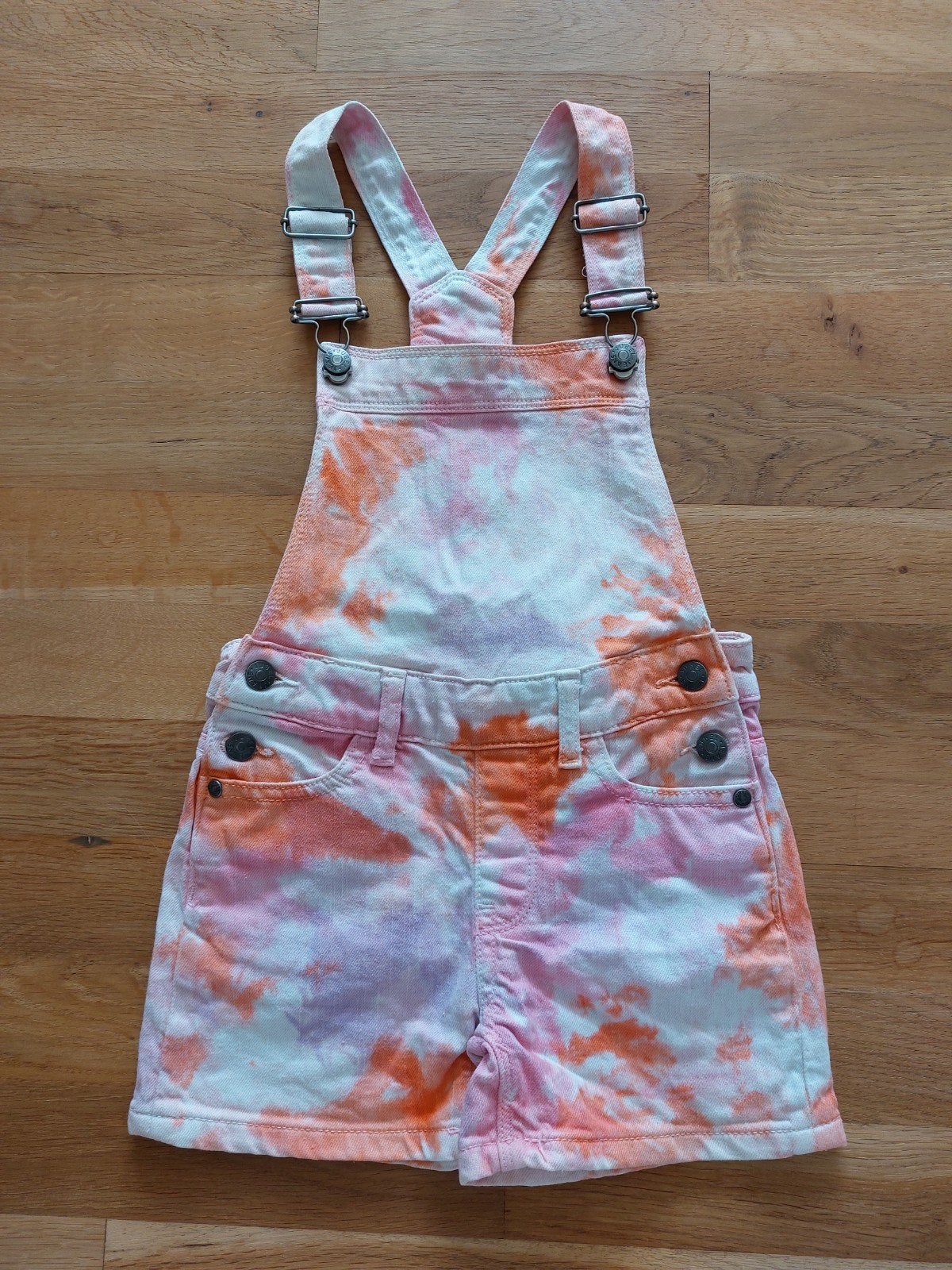 Jubel Tie-Dye Salopette Korte Broek Maat 110, Ophalen of Verzenden, Gebruikt, Jubel, Meisje