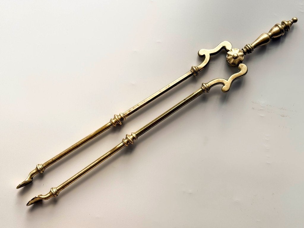 Antieke koperen Engelse haardtang lengte 77 cm-breedte 12 cm, Verzenden, Gebruikt, Inbouwhaard, Houthaard