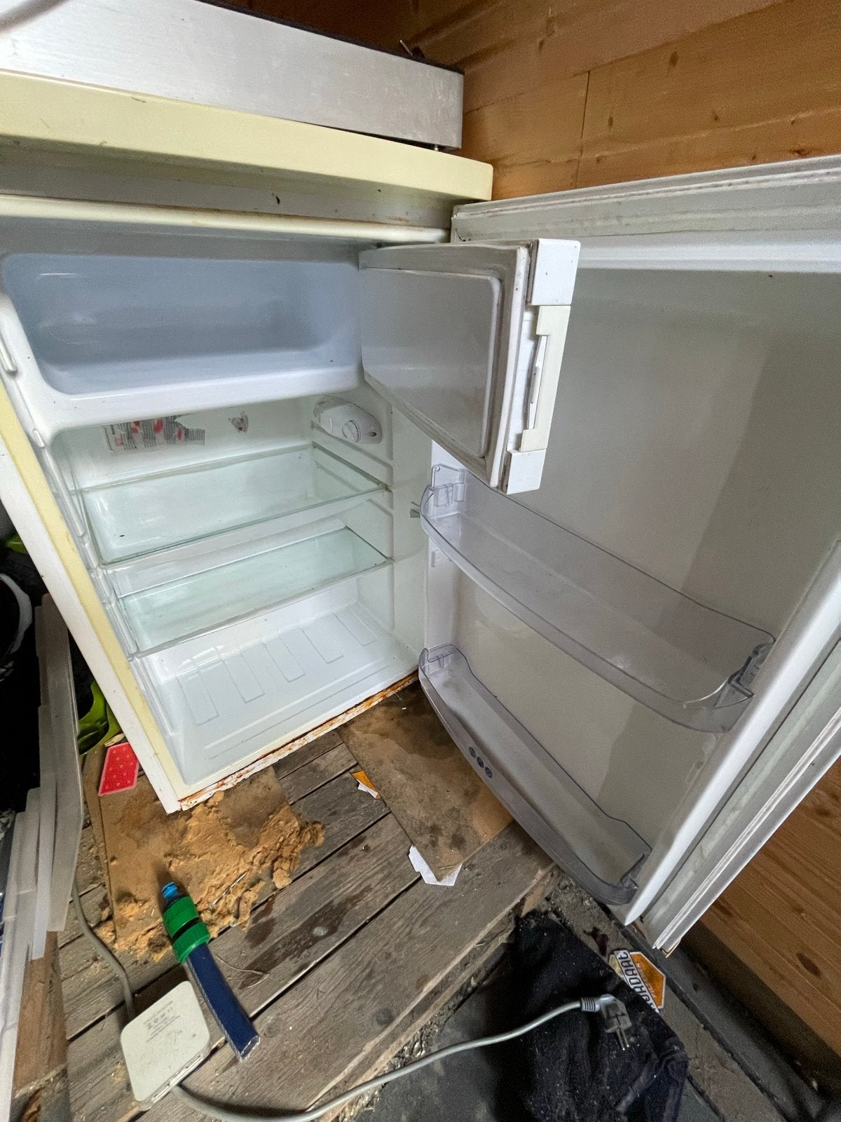 Gebruikte Whirlpool koelkast met vriesvakje, Gebruikt, 100 tot 150 liter, 45 tot 60 cm, Met vriesvak