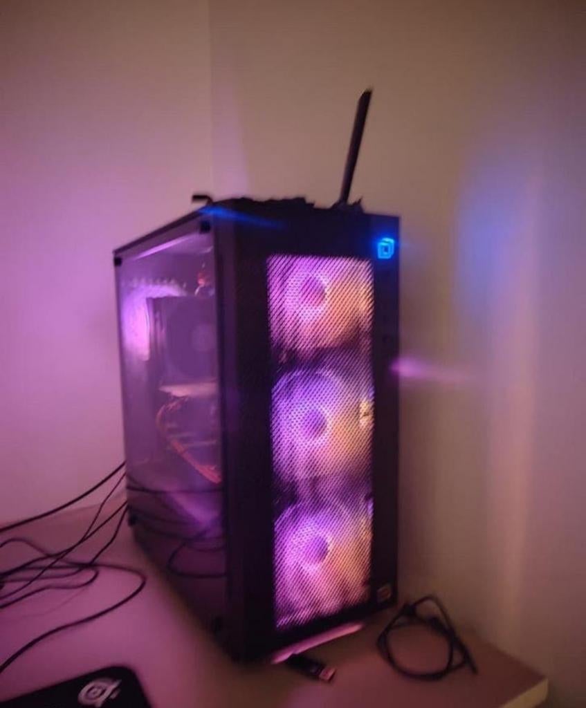 Gaming PC: RTX 4060, Ryzen 7 5700x3d, 32GB RAM, 1TB SSD, Computers en Software, Desktop Pc's, Ophalen of Verzenden