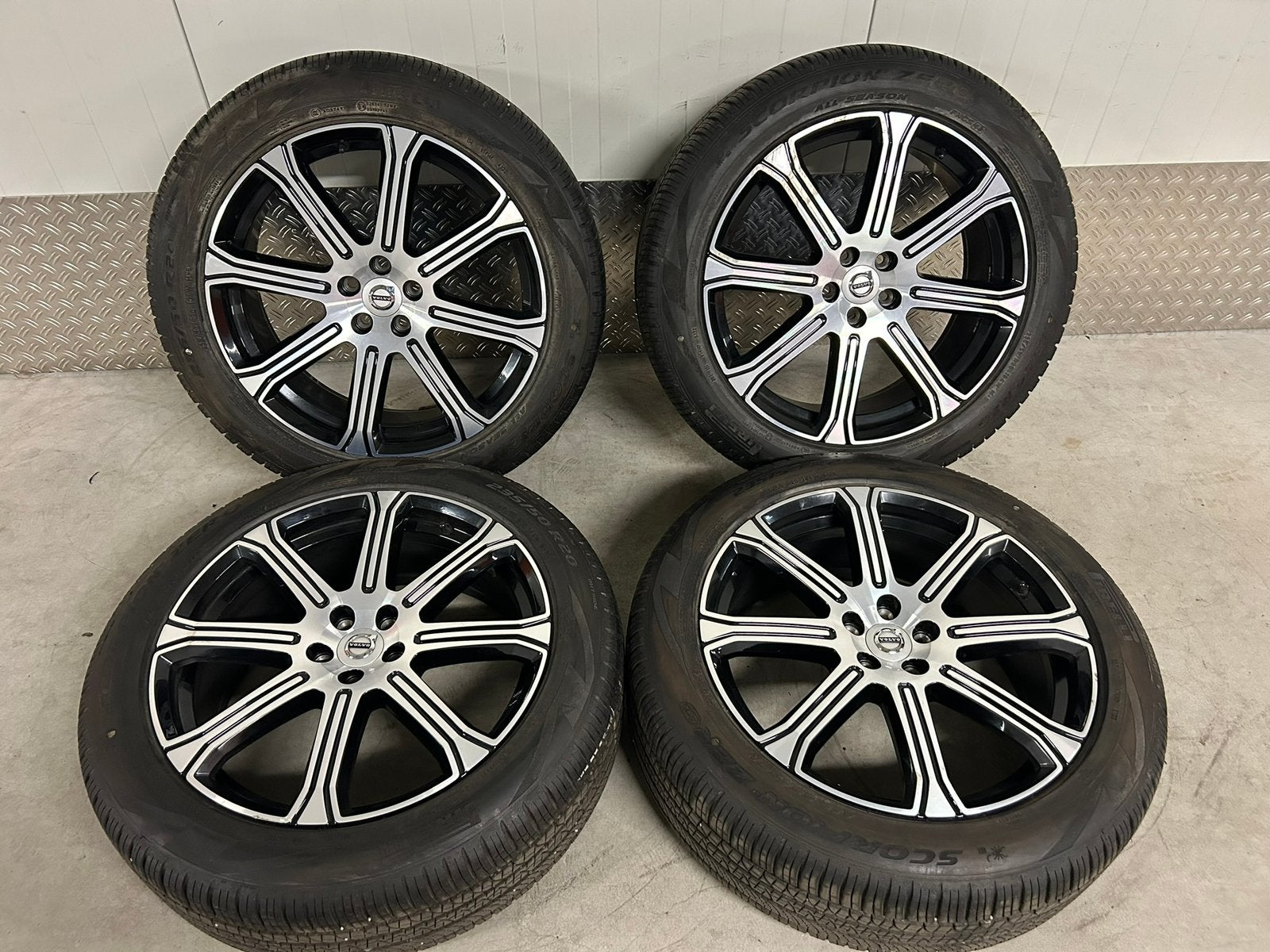 Originele Volvo XC60 XC40 20 inch 5x108 Pirelli Allseason, Auto-onderdelen, Ophalen, Gebruikt, Banden en Velgen, 235 mm