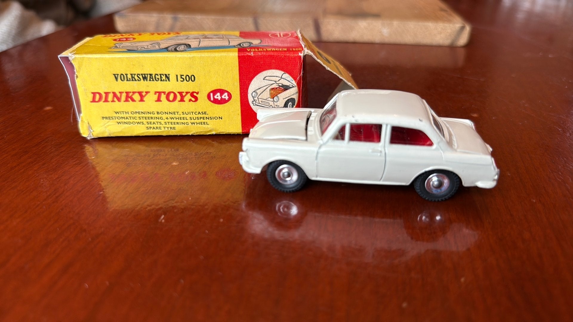 Dinky toys, Hobby en Vrije tijd, Ophalen of Verzenden, Zo goed als nieuw, Auto, Overige merken