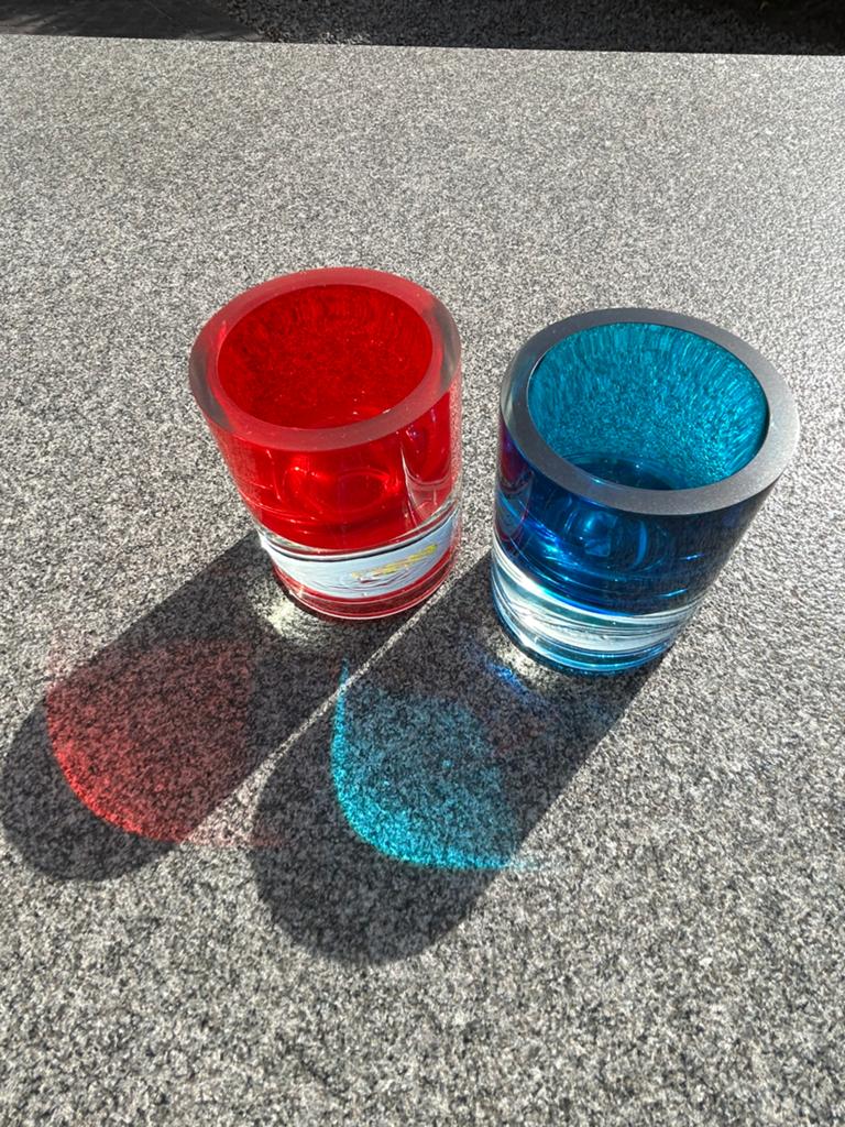 2 POLS POTTEN (BLAUW + ROOD) WINDLICHTHOUDERS, Ophalen, Overige materialen, Blauw, Zo goed als nieuw