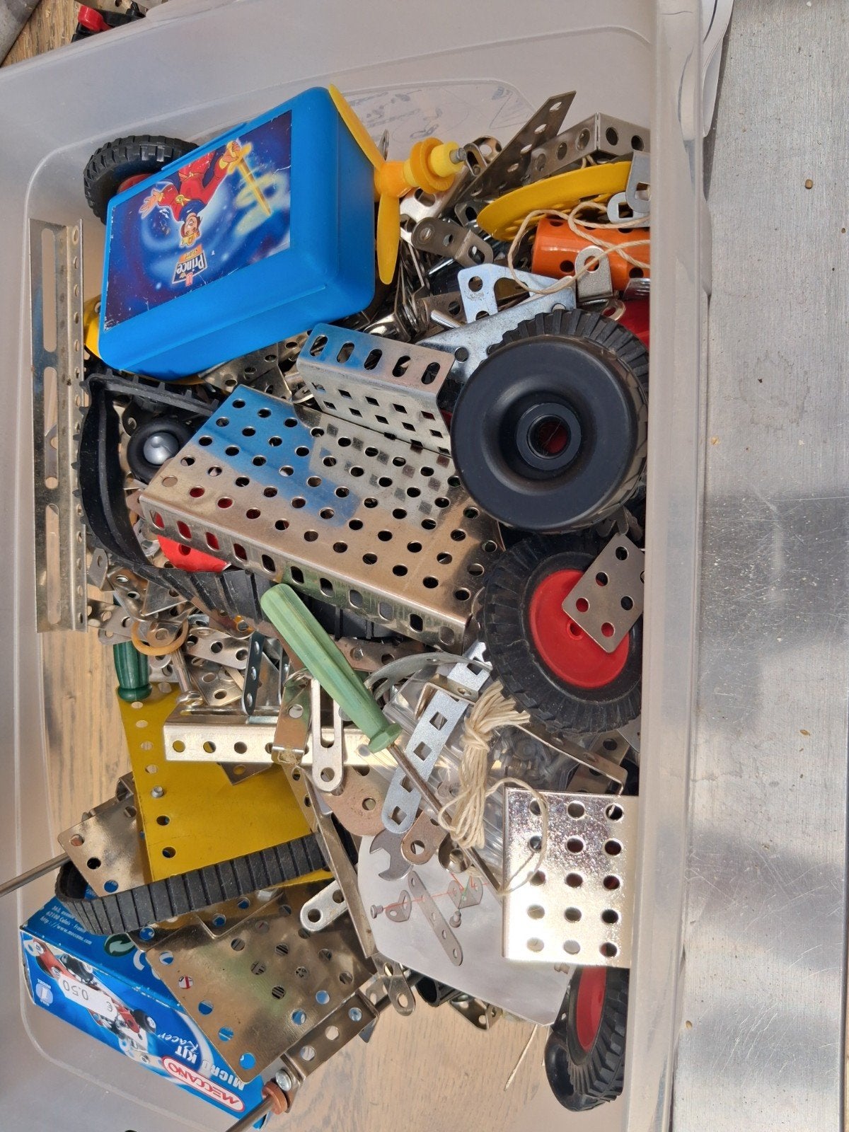 Meccano mega veel, Ophalen