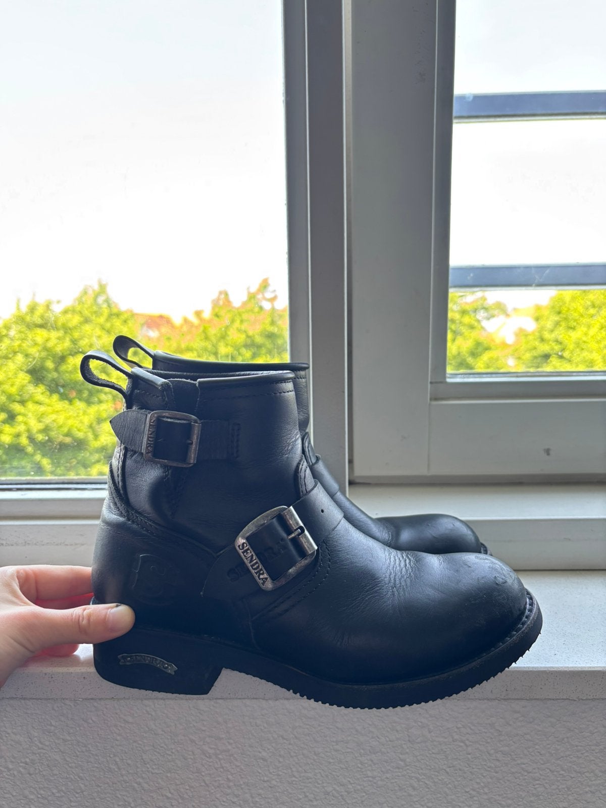 Sendra, Verzenden, Zwart, Lage of Enkellaarzen, Zo goed als nieuw