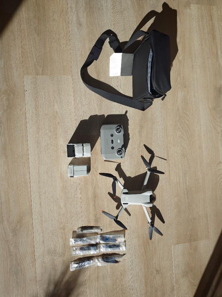DJI Mini 3 Fly More Combo, Audio, Tv en Foto, Drones, Zo goed als nieuw, Cameradrone, Topkwaliteit, DJI, Minder dan 250 gram, 30 tot 45 minuten
