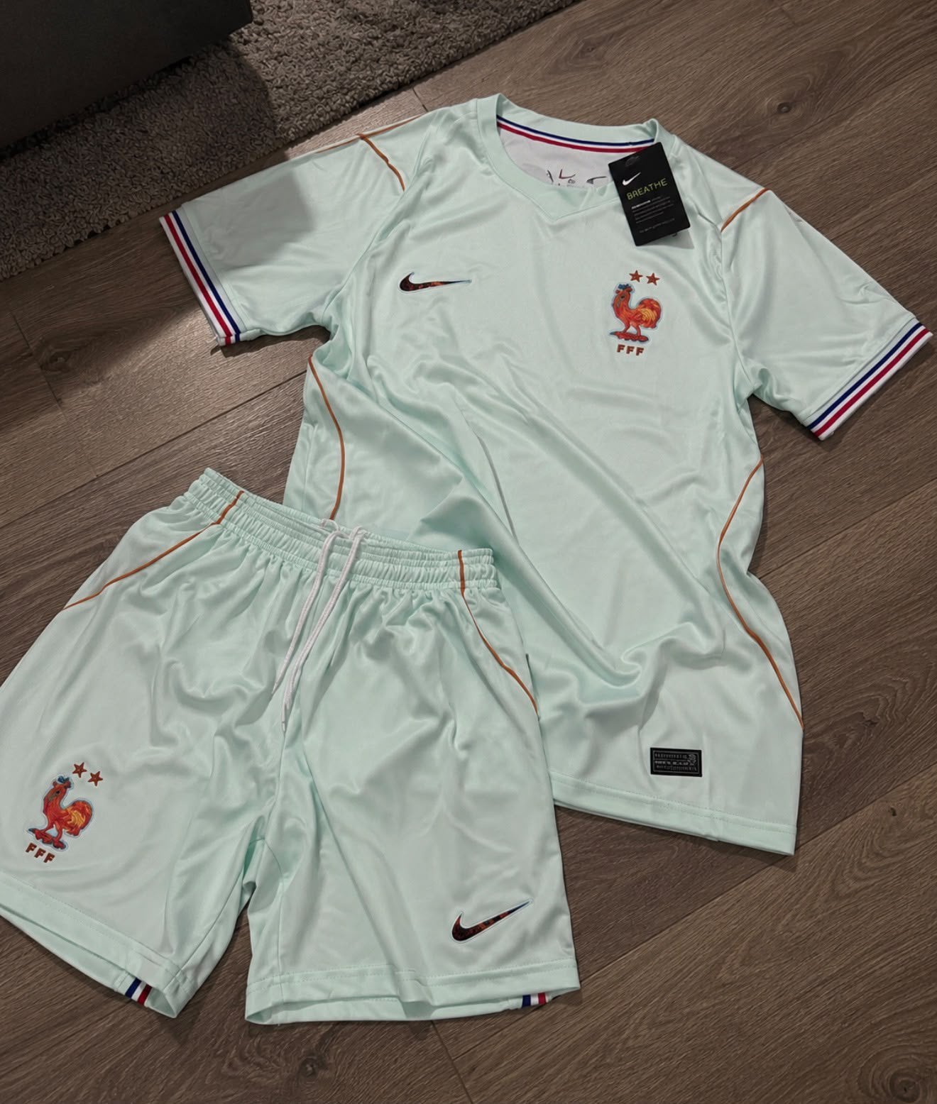 Frankrijk 2026/27 Uittenue Voetbalset, Sport en Fitness, Maat XS of kleiner, Ophalen of Verzenden, Zo goed als nieuw, Shirt