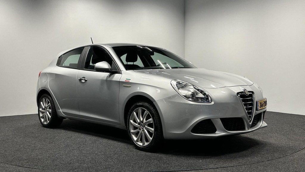 Alfa Romeo Giulietta 1.4 T Progression AIRCO CRUISE, Auto's, Alfa Romeo, Voorwielaandrijving, Euro 5, Gebruikt, 4 cilinders