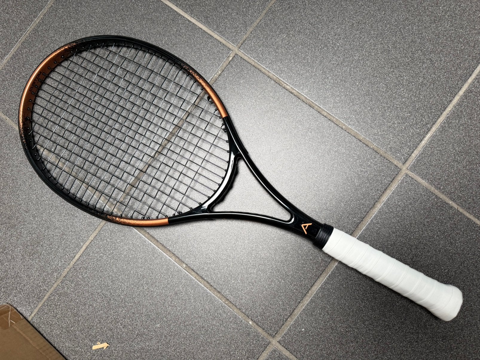 Angell custom tc100 tennisracket grip 2, Overige merken, Ophalen of Verzenden, Zo goed als nieuw, Racket