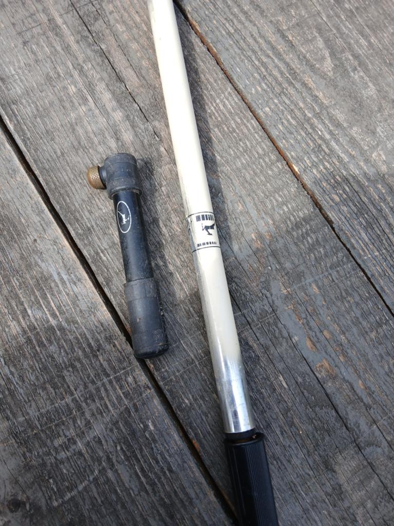 2 fiets pompen, Ophalen