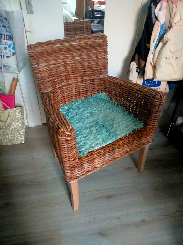 Rieten stoel met kussentje - Gratis af te halen, Ophalen, Gebruikt, Bruin, Riet of Rotan