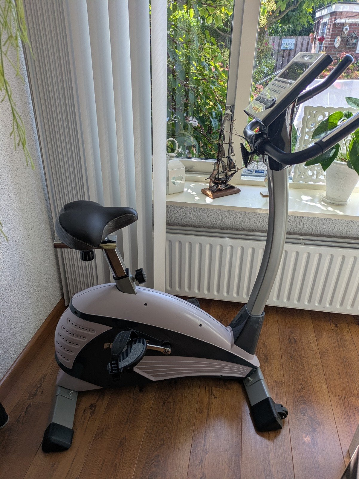 Fit Bike Ride 5 Hometrainer - Ophalen Hoogvliet, Sport en Fitness, Ophalen, Kunststof, Zo goed als nieuw, Benen