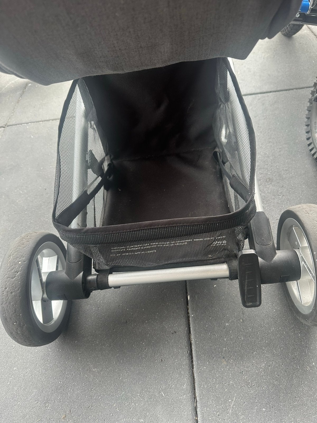 Mutsy buggy - Gebruikt met lichte verkleuring en sporen, Ophalen, Gebruikt, Kinderwagen, Mutsy