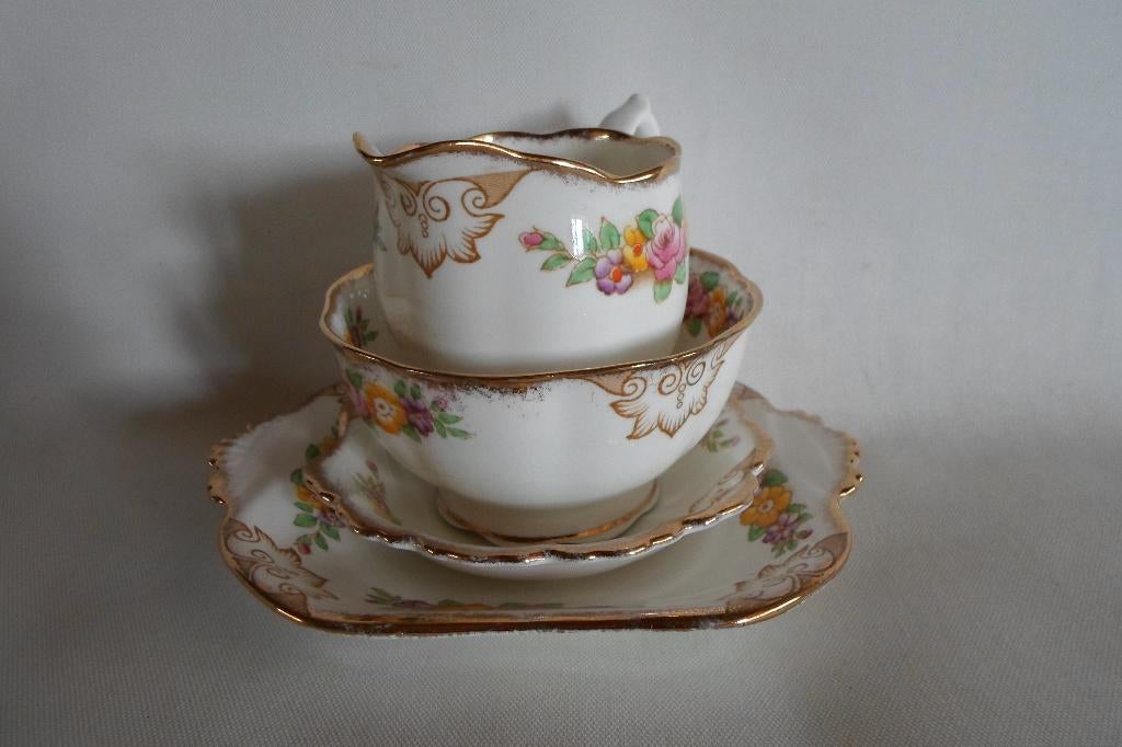 Royal Albert Cambridge Set 4x, Ophalen of Verzenden, Zo goed als nieuw, Porselein, Overige typen