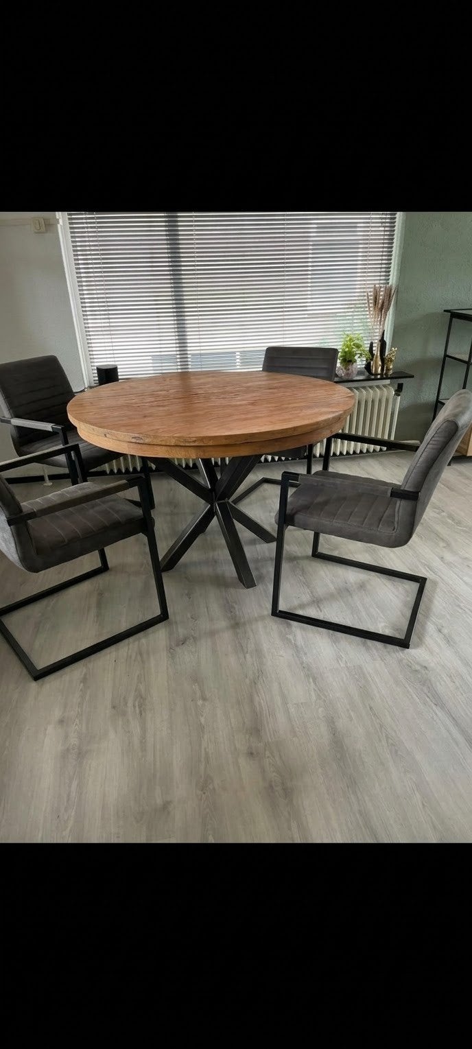 Ronde eettafel met spinpoot en 4 stoelen, Ophalen, Rond, Industrieel, Modern, Zo goed als nieuw