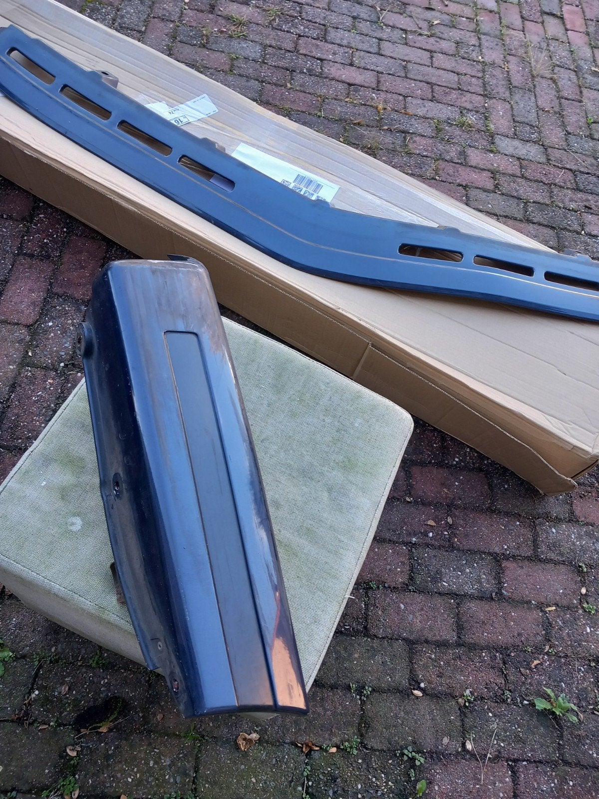 BMW E24 wat voor de bumper zit en een bumper hoekje, Gebruikt, Voor, Ophalen of Verzenden, Bumper