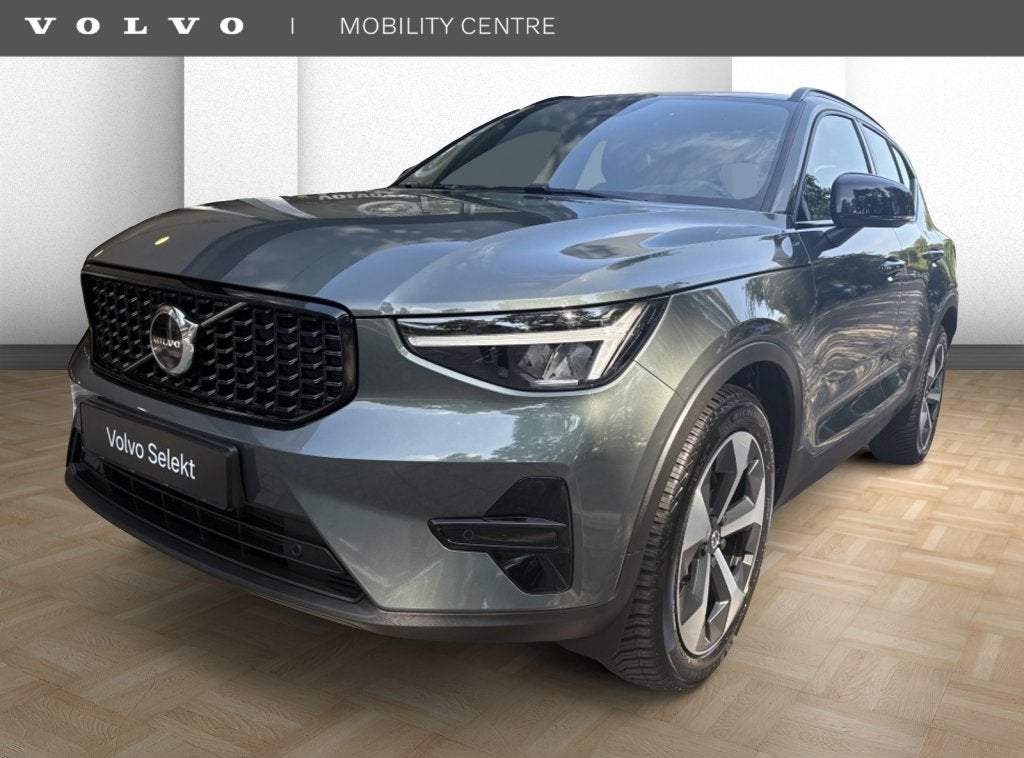 Volvo XC40 B4 Plus Dark | Trekhaak | H&K Audio (bj 2025), Auto's, Gebruikt, 4 cilinders, 24 maanden, Origineel Nederlands