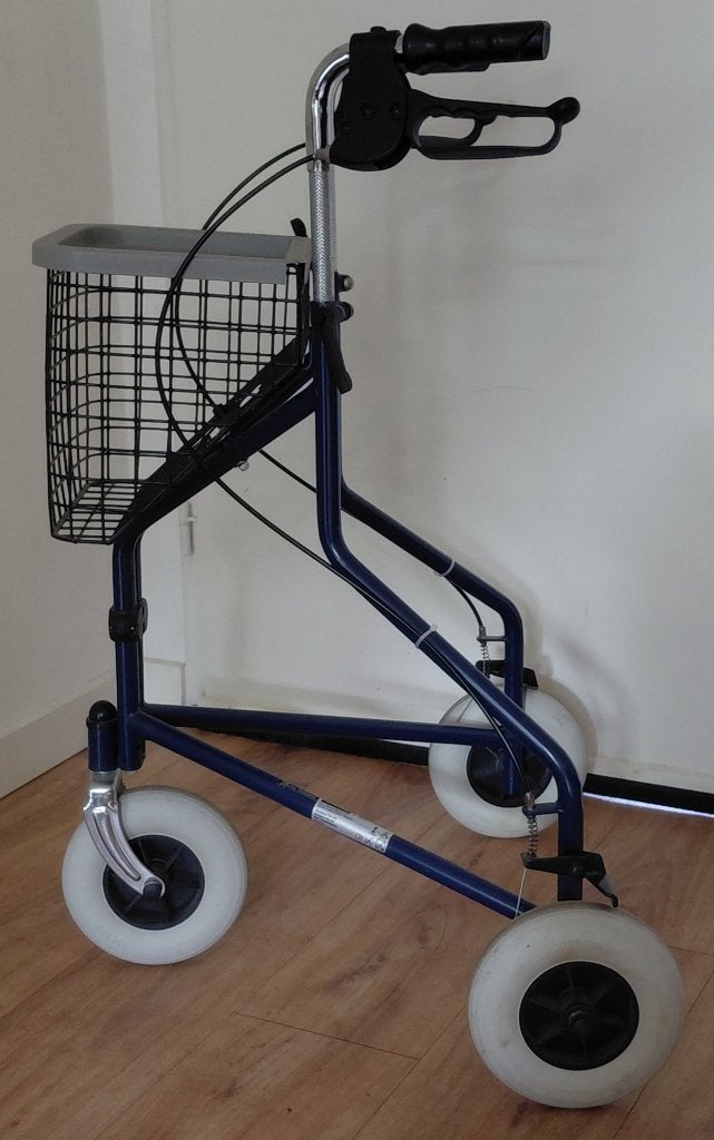 Rollator Thuasne 3 wiel + mand + dienblad   6.8 kg! ( zgan ), Diversen, Rollators, Ophalen, Opvouwbaar, Zo goed als nieuw