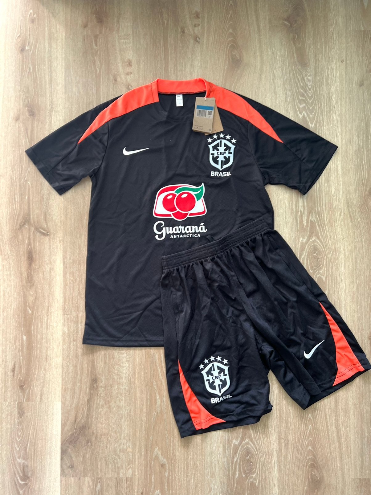 Brazilië trainingsset Nike zwart Maat M, Maat 48/50 (M), Zwart, Nieuw, Ophalen of Verzenden