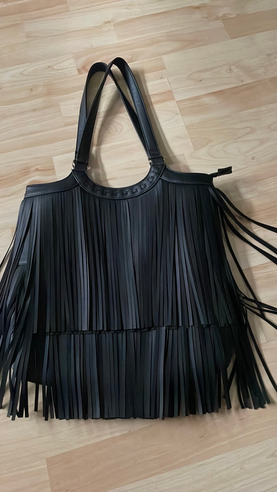 Nieuw zwarte franje schoudertas, Sieraden, Tassen en Uiterlijk, Tassen | Damestassen, Ophalen of Verzenden, Nieuw, Zwart
