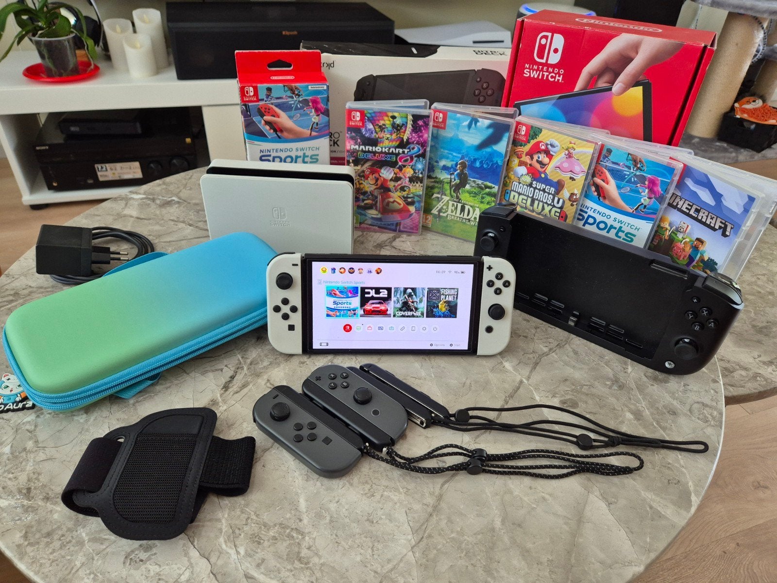 Nintendo Switch OLED –Mega set + 5 games + Nitro Deck, Spelcomputers en Games, Ophalen of Verzenden, Zo goed als nieuw, Switch OLED