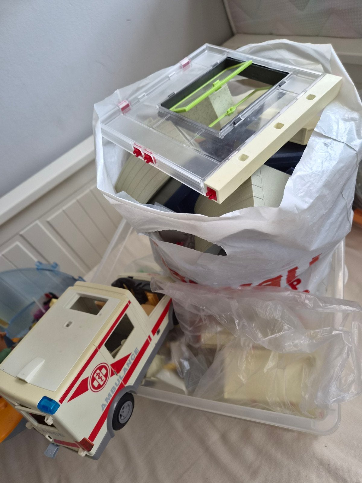 Playmobil City Life Ziekenhuis met ambulance en figuren, Gebruikt, Gebouw, Complete set, Ophalen of Verzenden