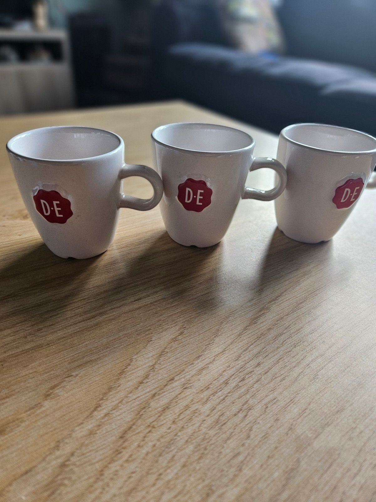 Douwe Egberts mokken, Huis en Inrichting, Keuken | Servies, Ophalen of Verzenden, Aardewerk, Overige stijlen, Kop(pen) en/of Schotel(s)