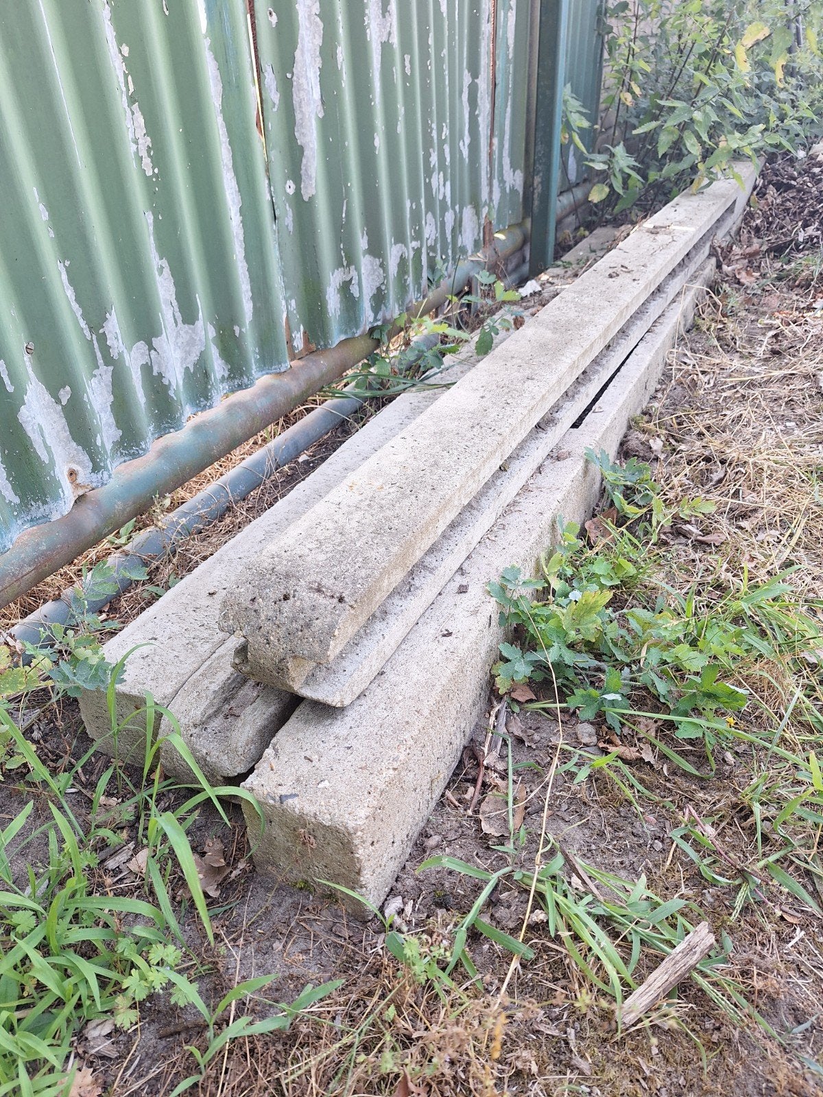 gratis 4 betonpalen voor schutting, Ophalen, 250 cm of meer, Palen