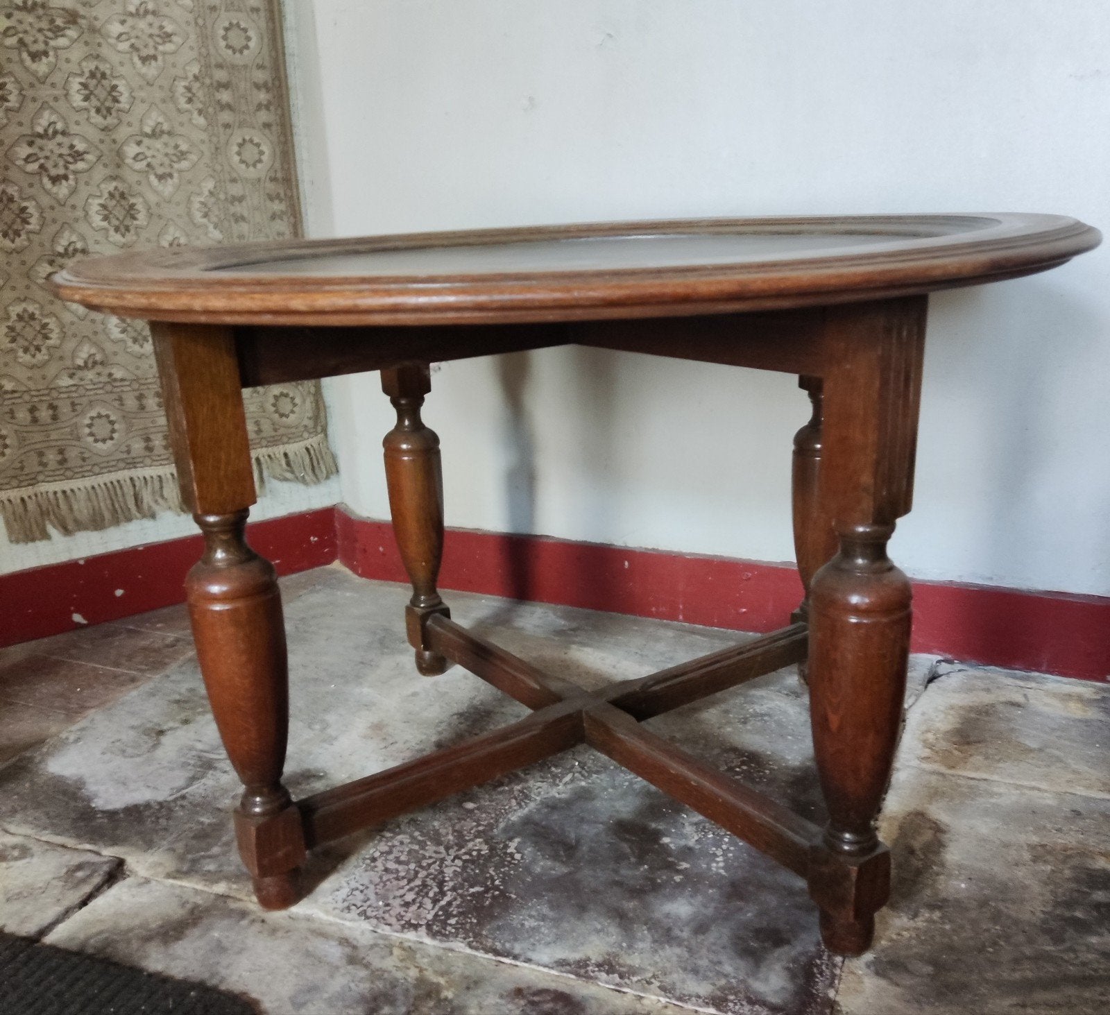 Antieke ronde Tafel, Ophalen